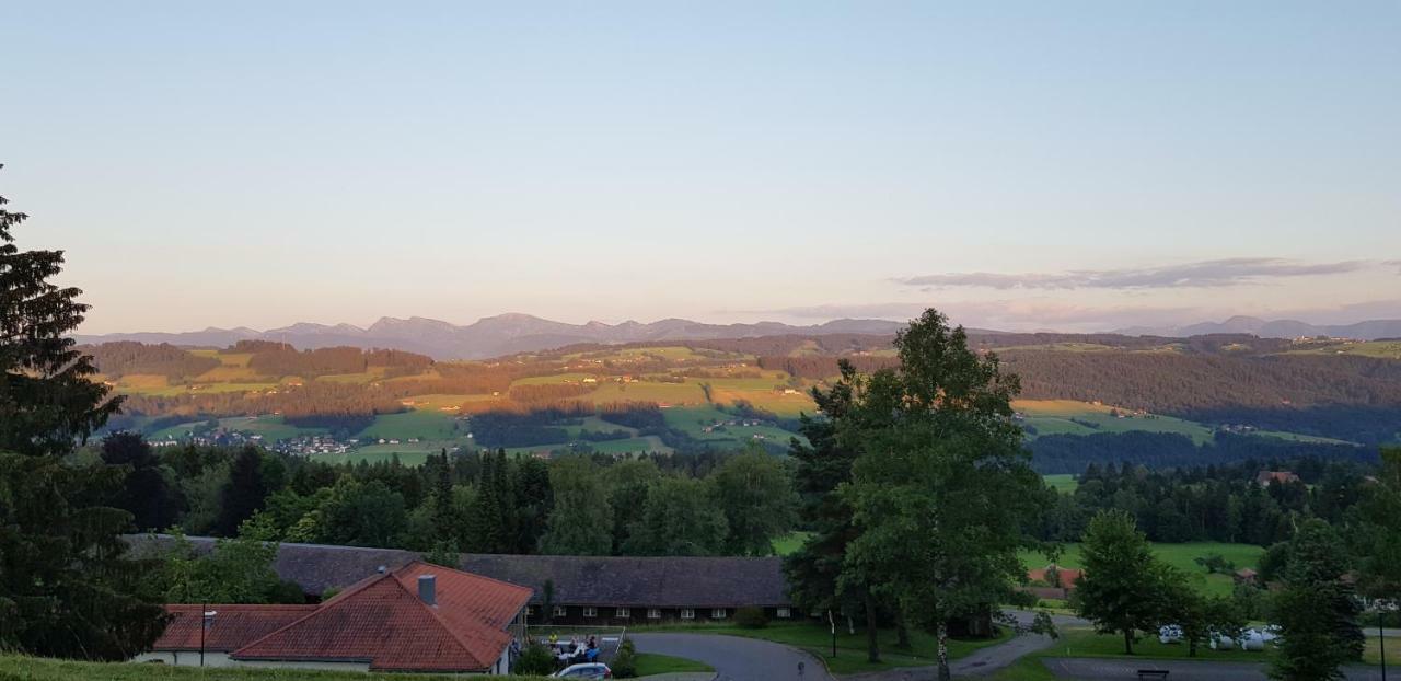 Schoenblick Hotel Garni Ferienwohnungen Lindenberg im Allgäu Eksteriør bilde